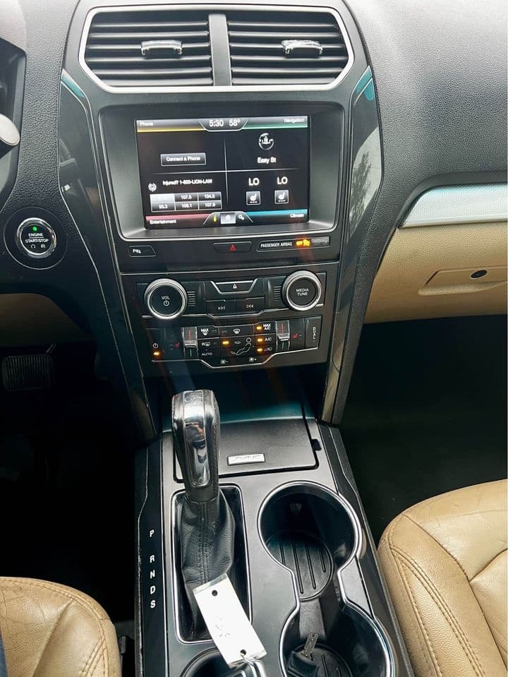 Vehicle photo