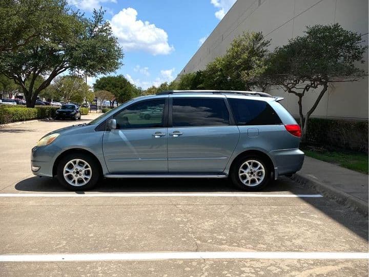 Vehicle photo