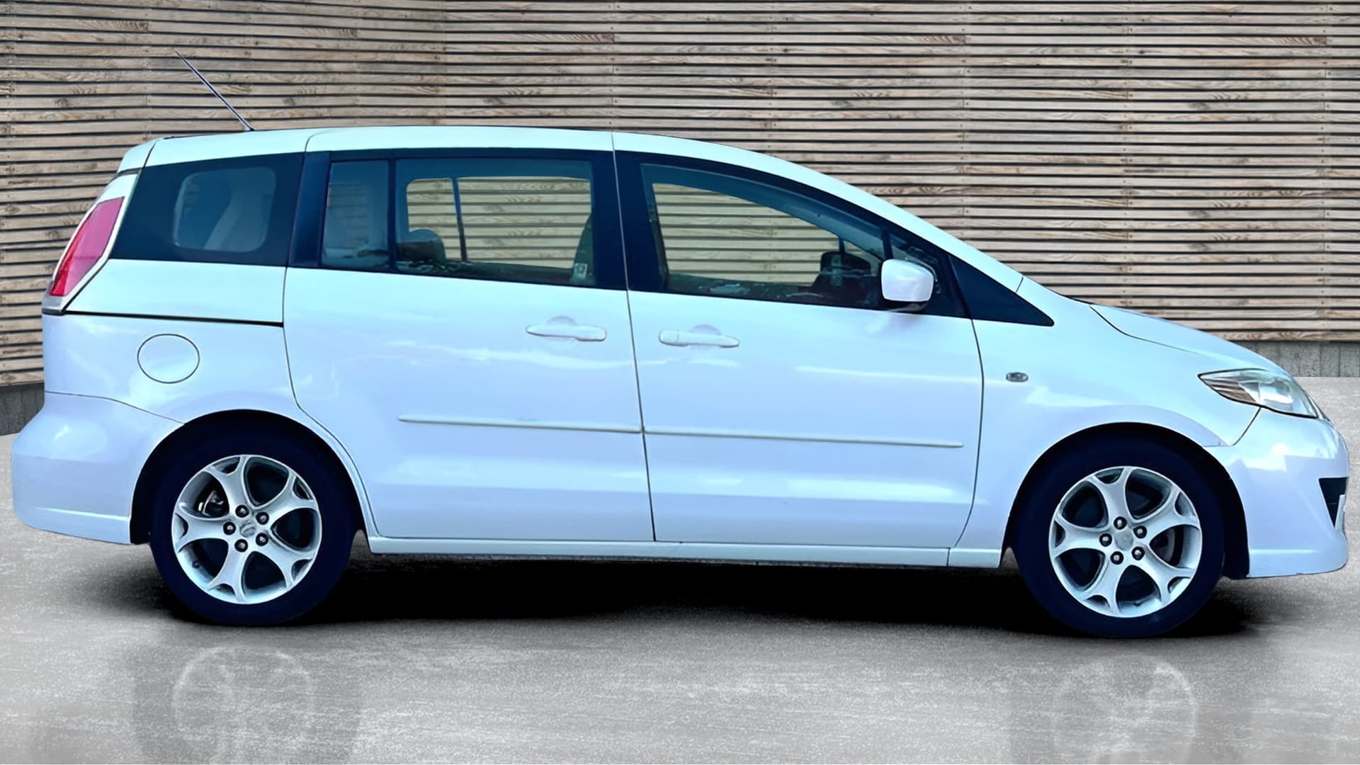 Vehicle photo