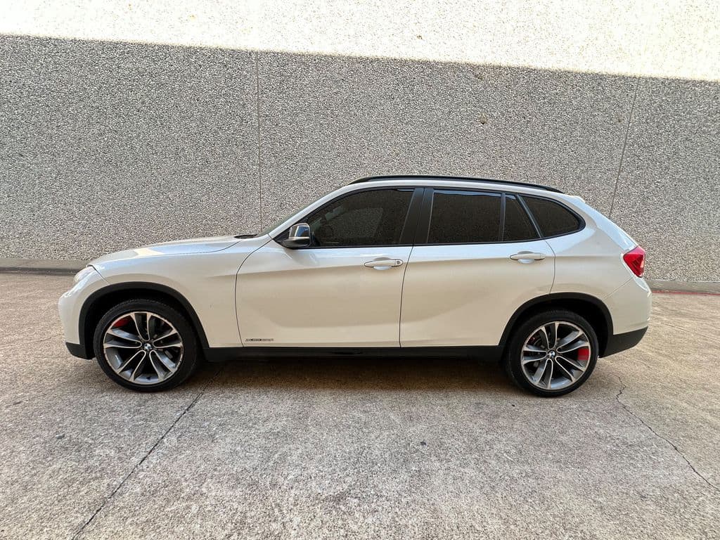 Vehicle photo